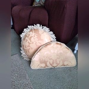 Set of (2) throw pillows